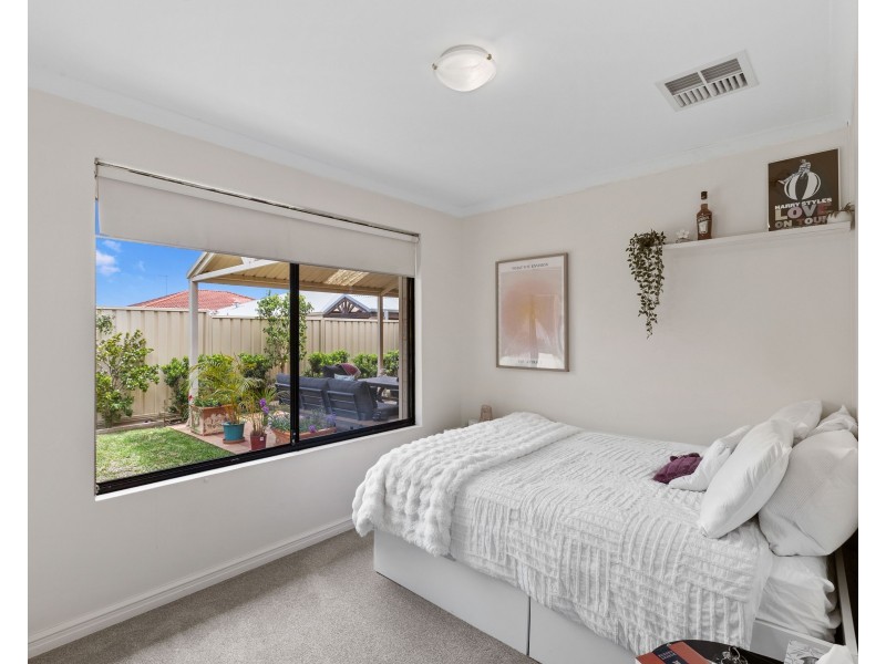 9 Syme Road, Alexander Heights WA 6064