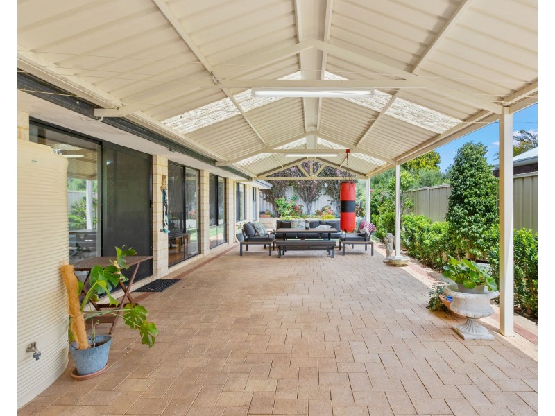 9 Syme Road, Alexander Heights WA 6064