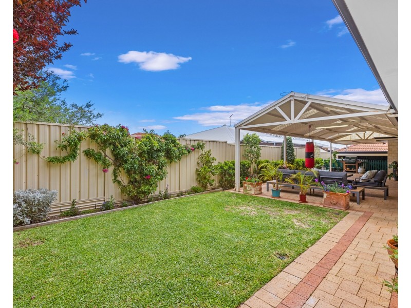 9 Syme Road, Alexander Heights WA 6064