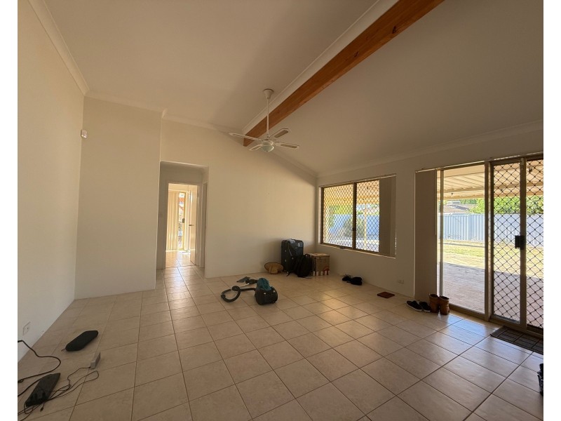 5 AZELIA STREET, Alexander Heights WA 6064