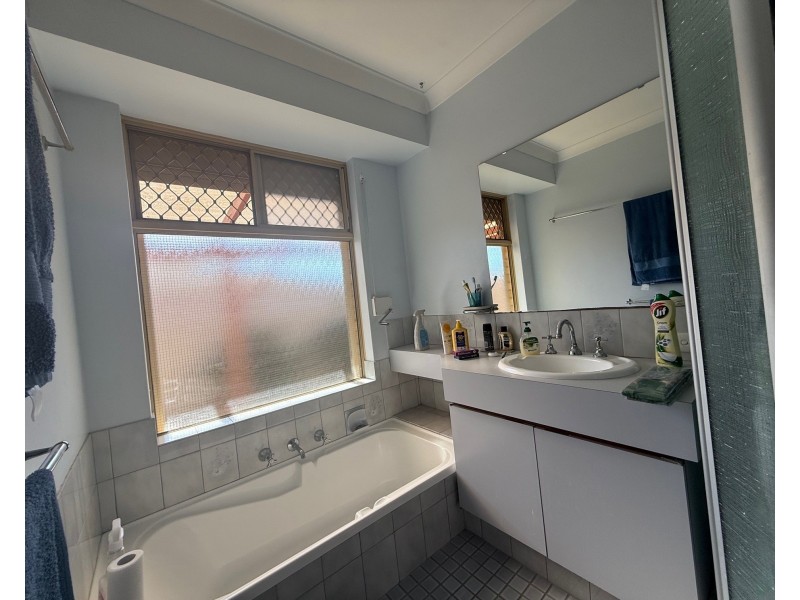 5 AZELIA STREET, Alexander Heights WA 6064