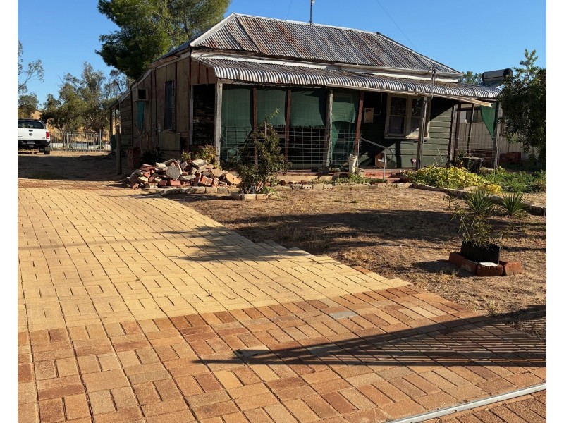 9 Tankard Street, Northam WA 6401