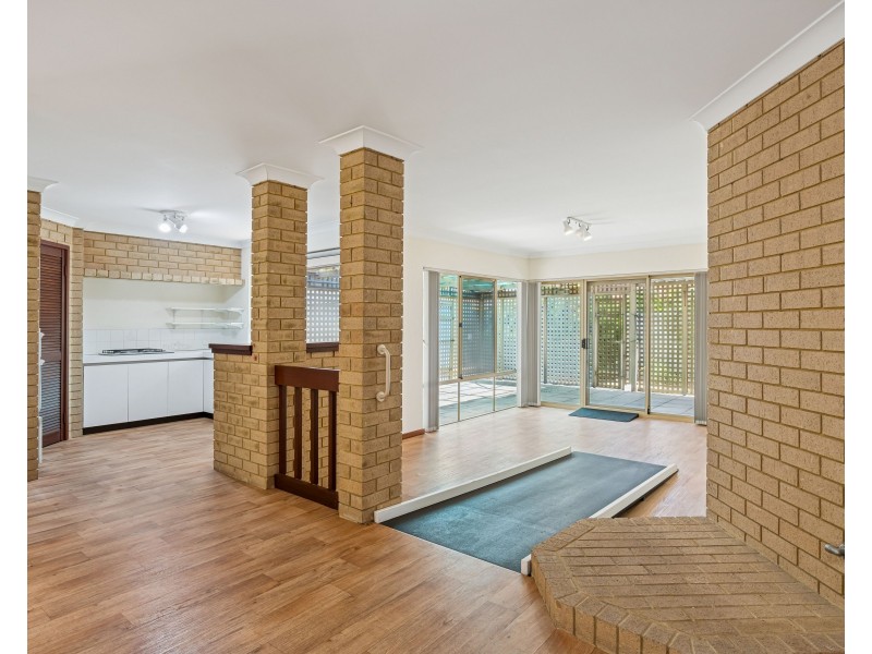 6 Whitney Place, Alexander Heights WA 6064