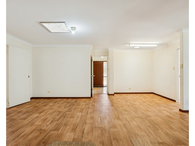 6 Whitney Place, Alexander Heights WA 6064