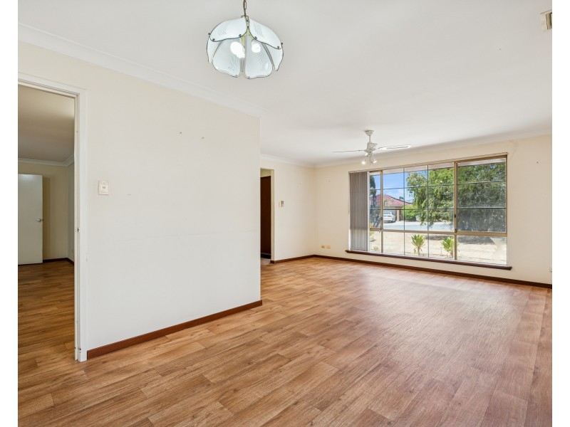 6 Whitney Place, Alexander Heights WA 6064