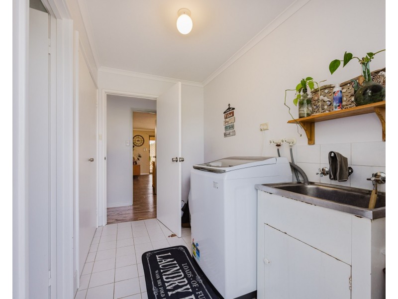 32 Whidby Street, Orana WA 6330