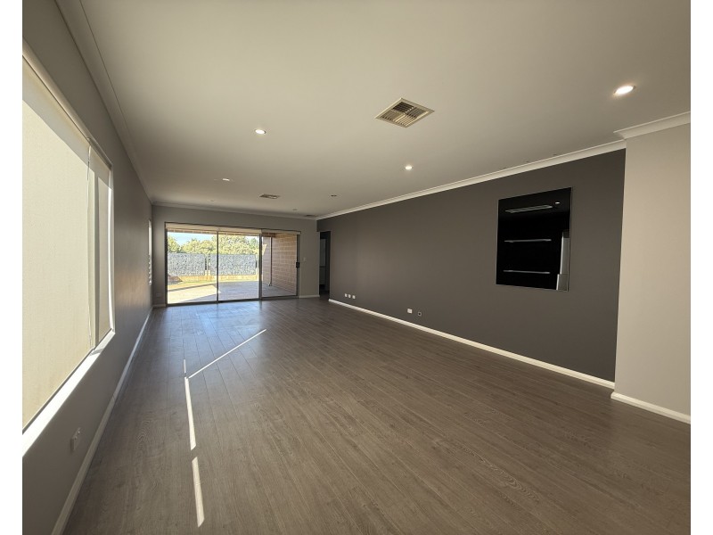 12 Pardillo Way, Caversham WA 6055