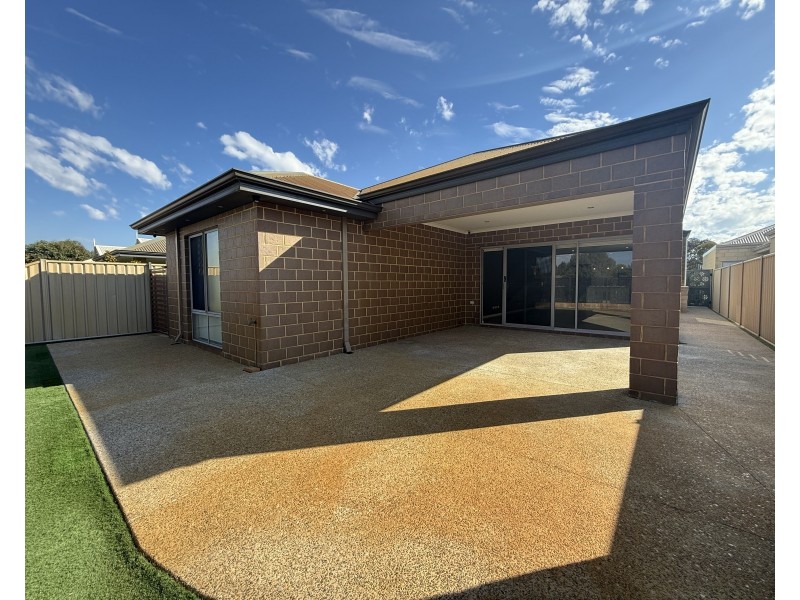 12 Pardillo Way, Caversham WA 6055
