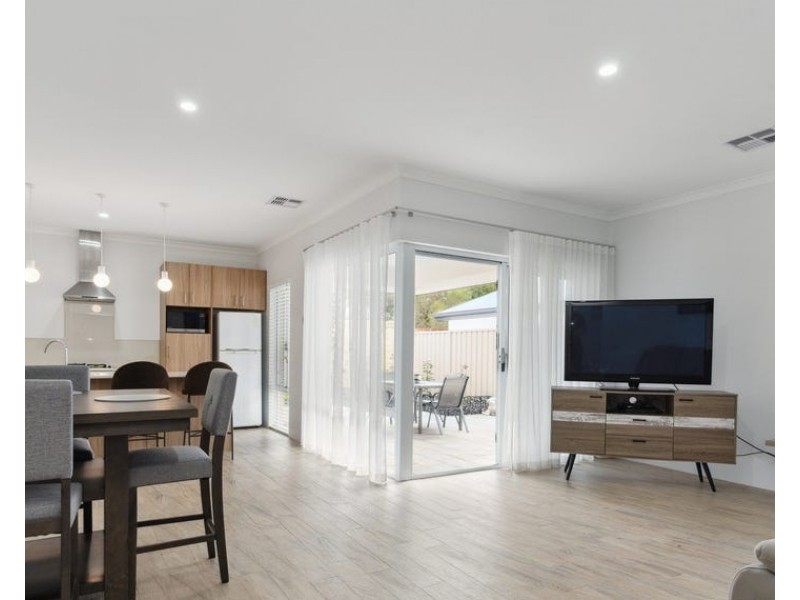 20 Vigneta Place, Kelmscott WA 6111