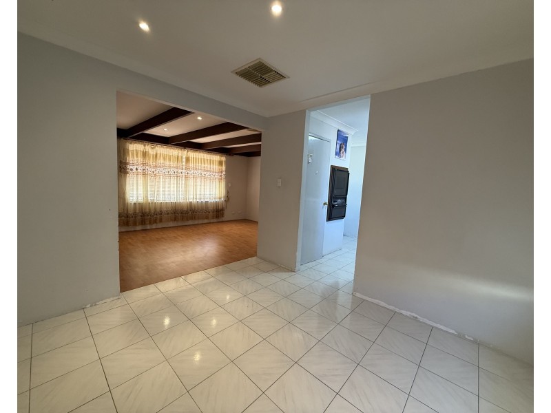 41 ROSEWOOD CRESCENT, Dianella WA 6059