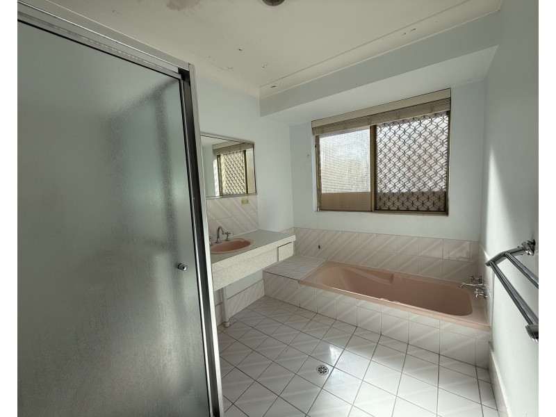 41 ROSEWOOD CRESCENT, Dianella WA 6059