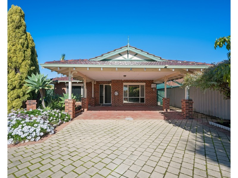 6 Zeil Court, Alexander Heights WA 6064