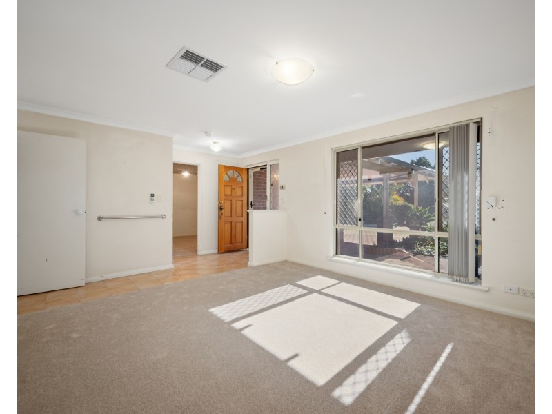 6 Zeil Court, Alexander Heights WA 6064