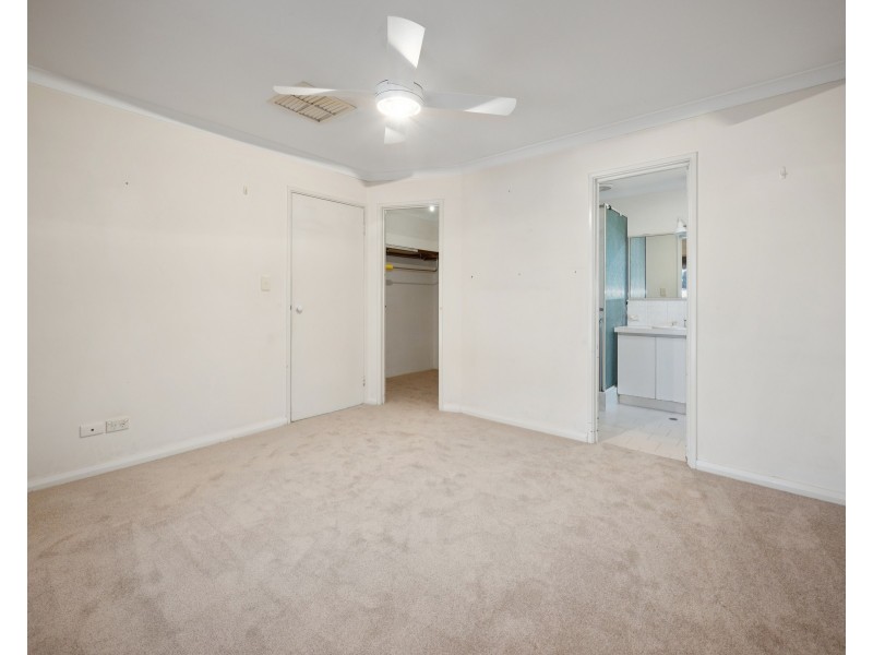 6 Zeil Court, Alexander Heights WA 6064