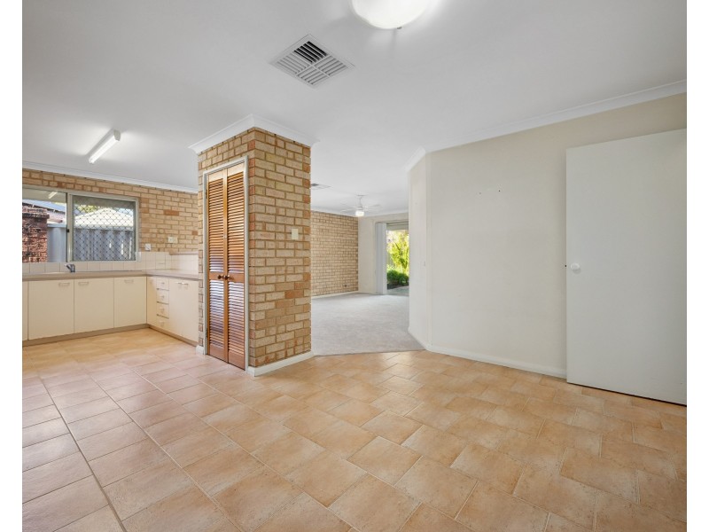 6 Zeil Court, Alexander Heights WA 6064