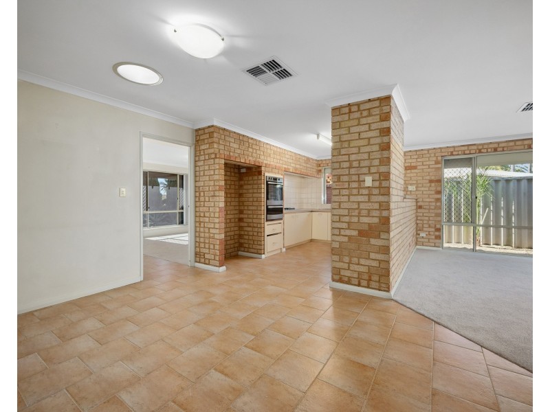 6 Zeil Court, Alexander Heights WA 6064