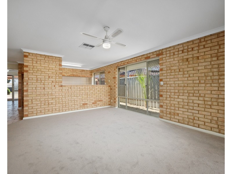 6 Zeil Court, Alexander Heights WA 6064