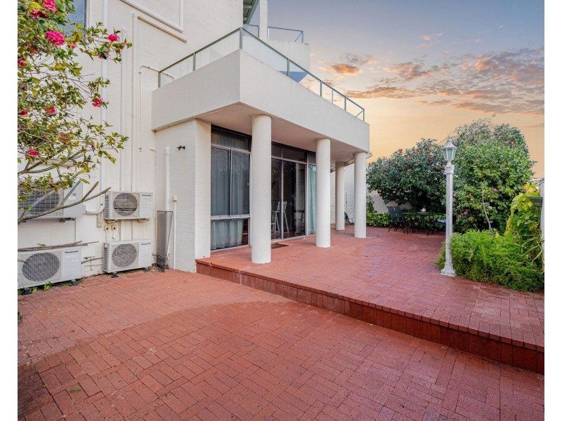 1/19 Ridge Street, South Perth WA 6151