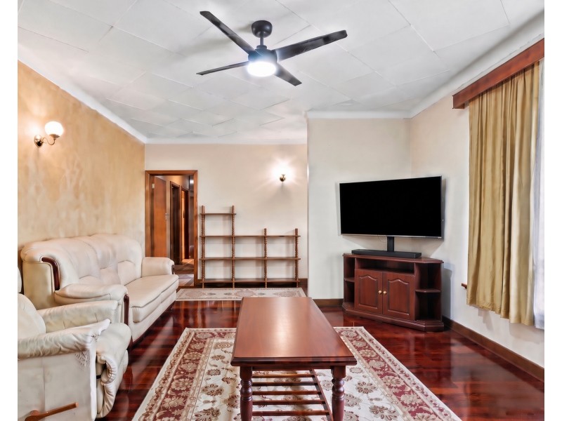34 Evandale Road, Darch WA 6065