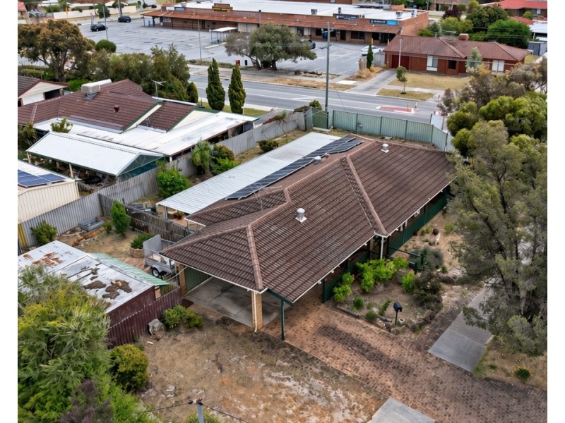 1 Gascoyne Drive, Gosnells WA 6110