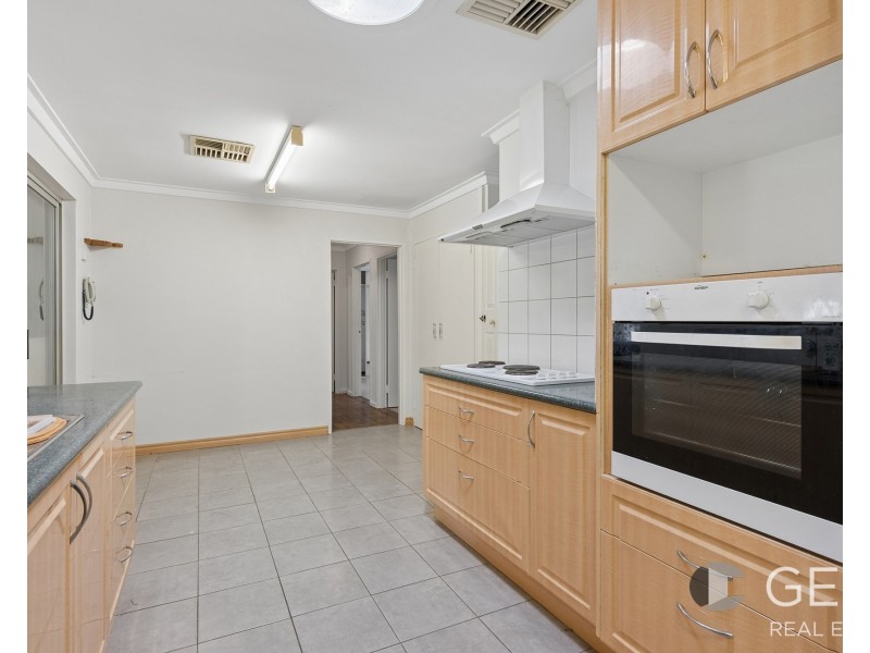 5 Clovertree Street, Maddington WA 6109