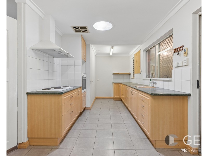 5 Clovertree Street, Maddington WA 6109