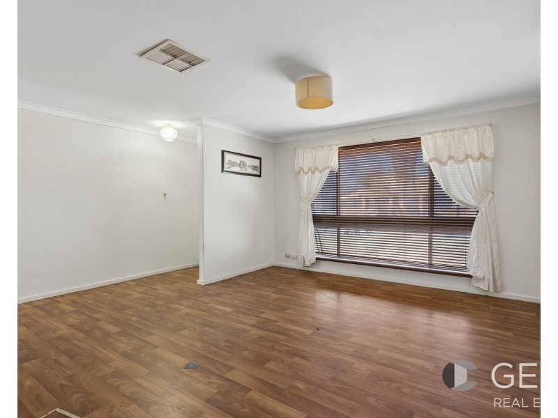 5 Clovertree Street, Maddington WA 6109