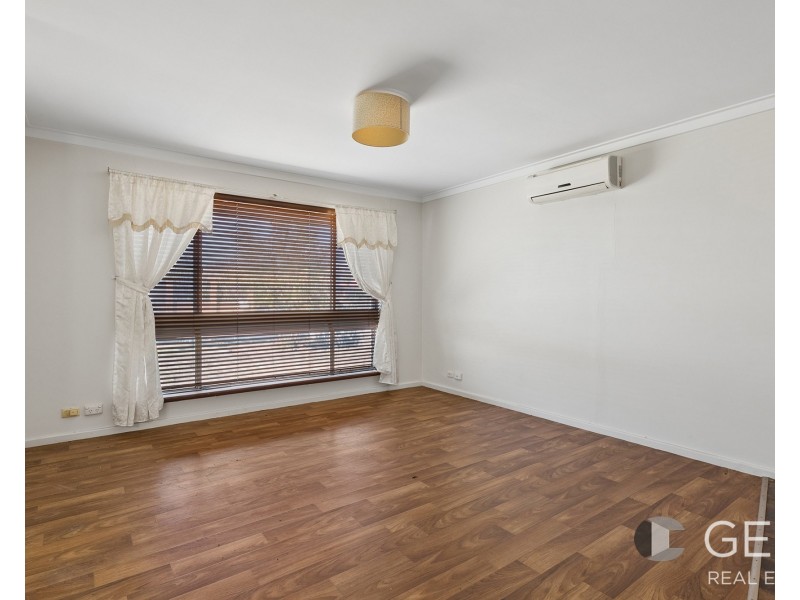 5 Clovertree Street, Maddington WA 6109