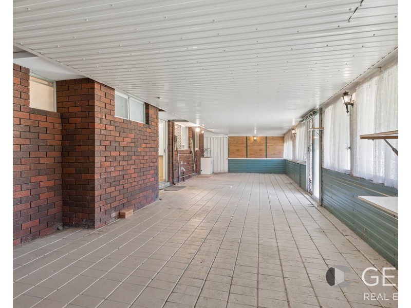 5 Clovertree Street, Maddington WA 6109