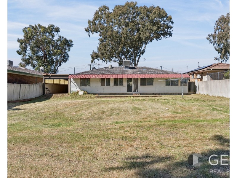 5 Clovertree Street, Maddington WA 6109