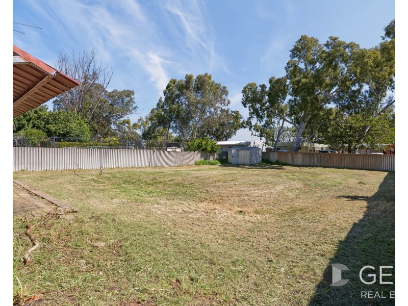 5 Clovertree Street, Maddington WA 6109