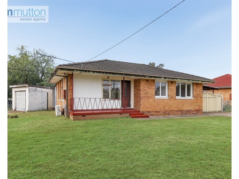 54 Williamson Cres, Warwick Farm NSW 2170