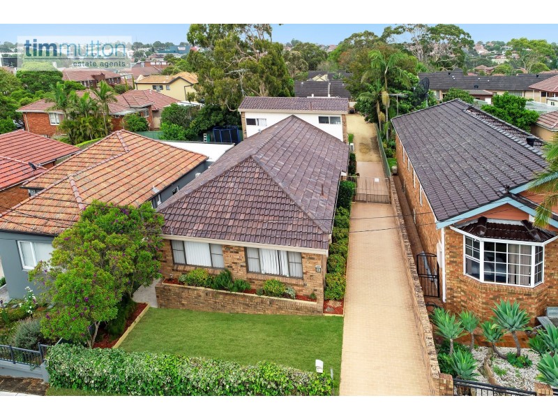 31 Edward St, Kingsgrove NSW 2208