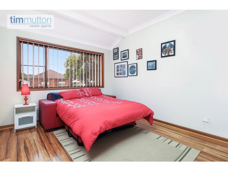31 Edward St, Kingsgrove NSW 2208