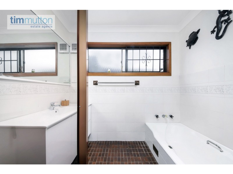 31 Edward St, Kingsgrove NSW 2208