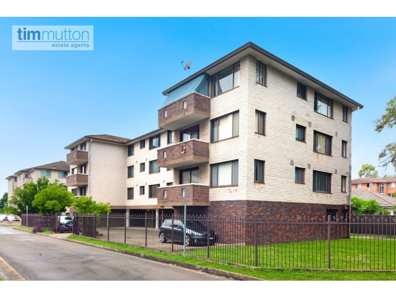 Unit 1/2 Drummond St, Warwick Farm NSW 2170