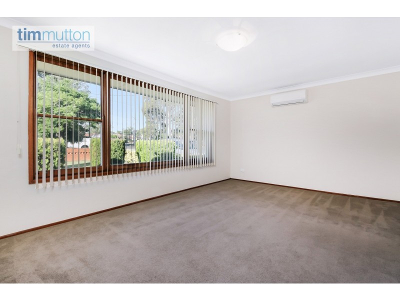 710 Henry Lawson Dr, East Hills NSW 2213