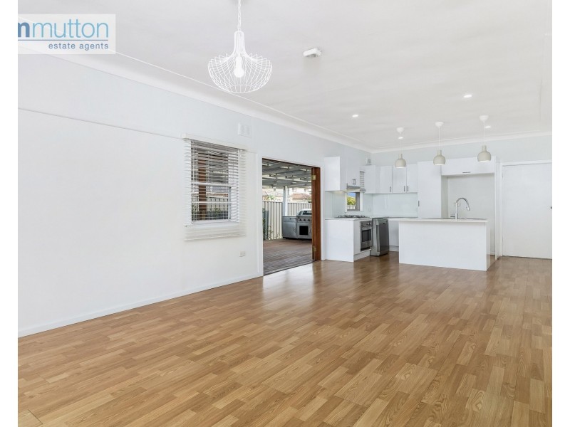 26 Collins St, Pendle Hill NSW 2145