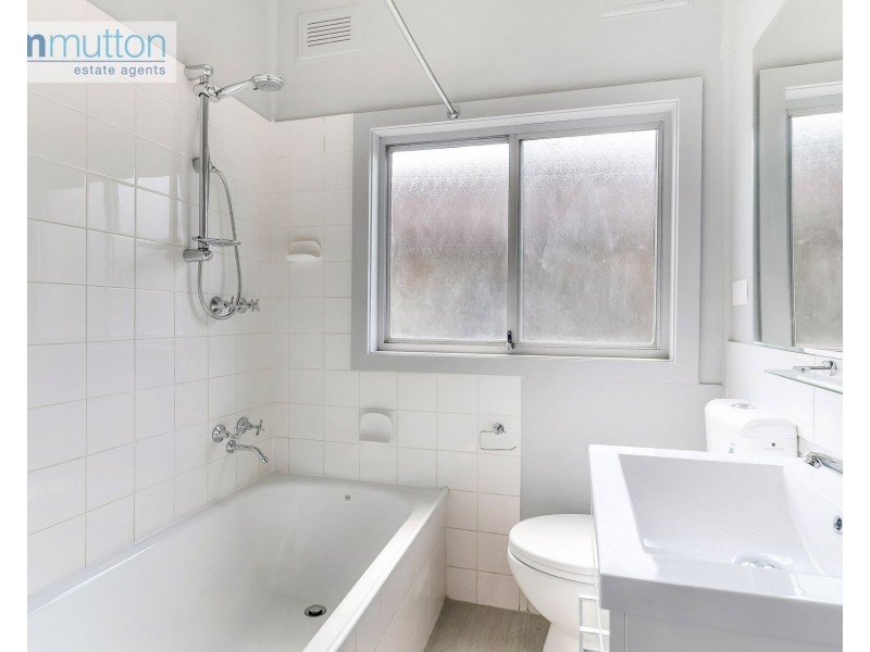 26 Collins St, Pendle Hill NSW 2145