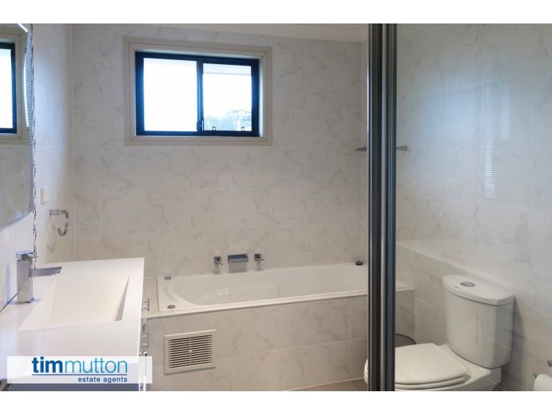 2B Nolan Pl, Seven Hills NSW 2147