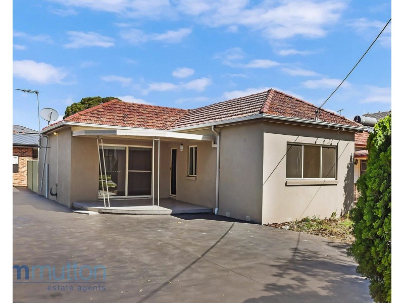 161 Bransgrove Rd, Panania NSW 2213