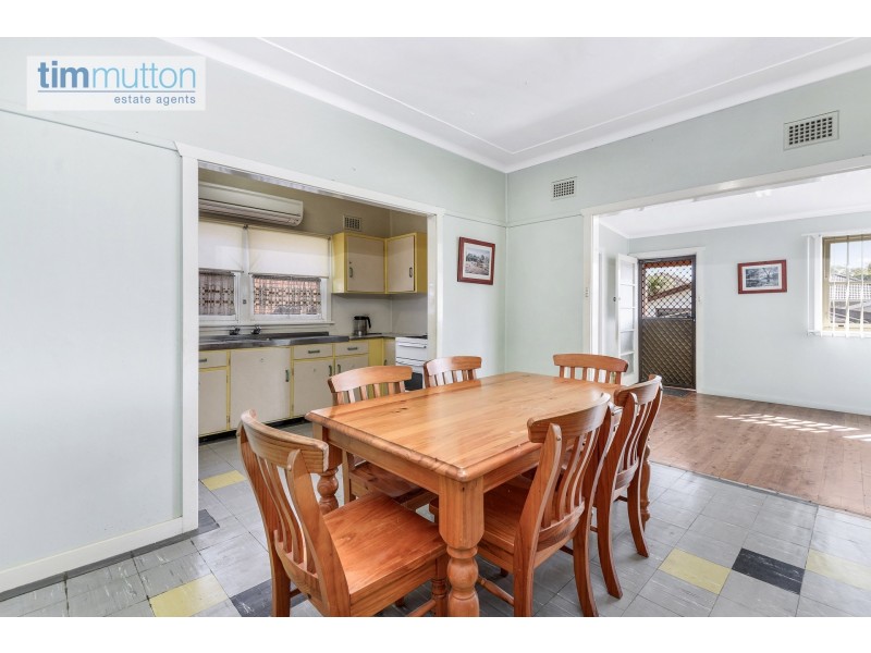 42 Clifford St, Panania NSW 2213