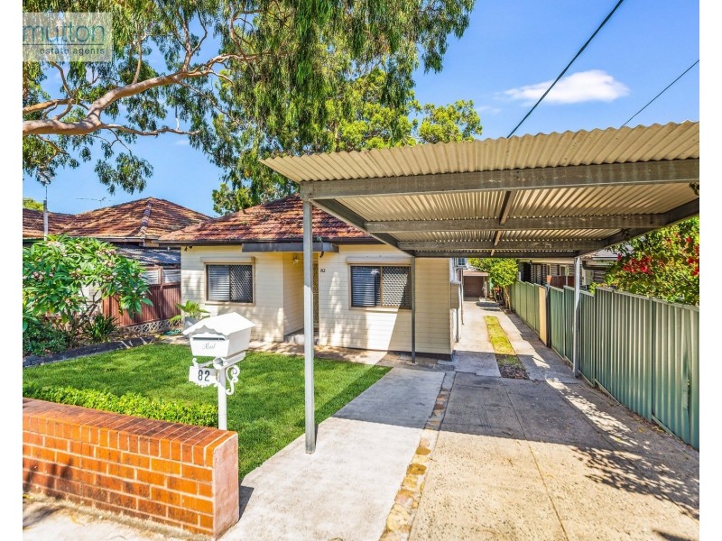 82 Auburn Rd, Birrong NSW 2143