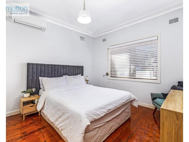 82 Auburn Rd, Birrong NSW 2143