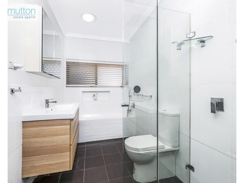 82 Auburn Rd, Birrong NSW 2143