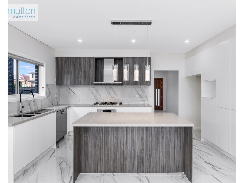 2/102 Beaconsfield Street, Revesby NSW 2212