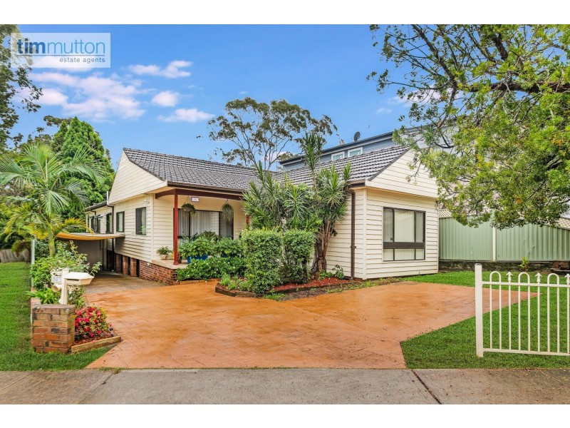 691 Henry Lawson Dr, East Hills NSW 2213