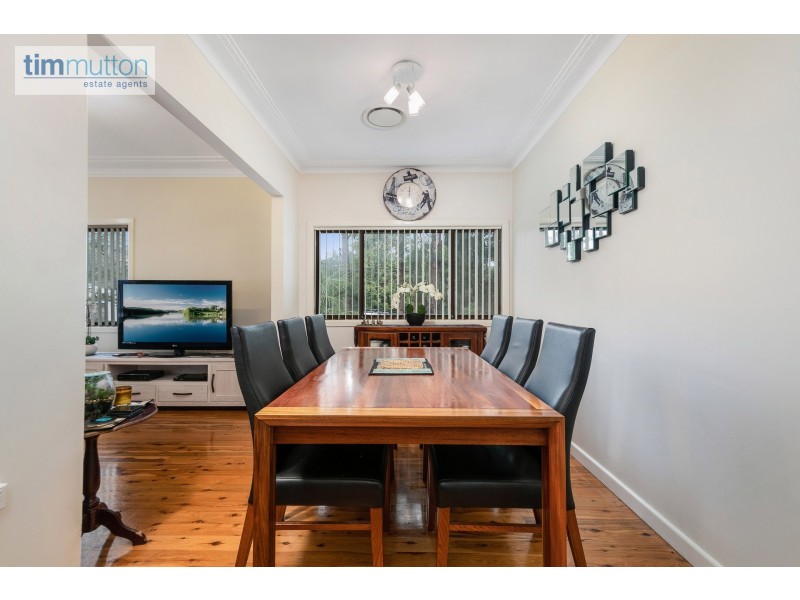 691 Henry Lawson Dr, East Hills NSW 2213