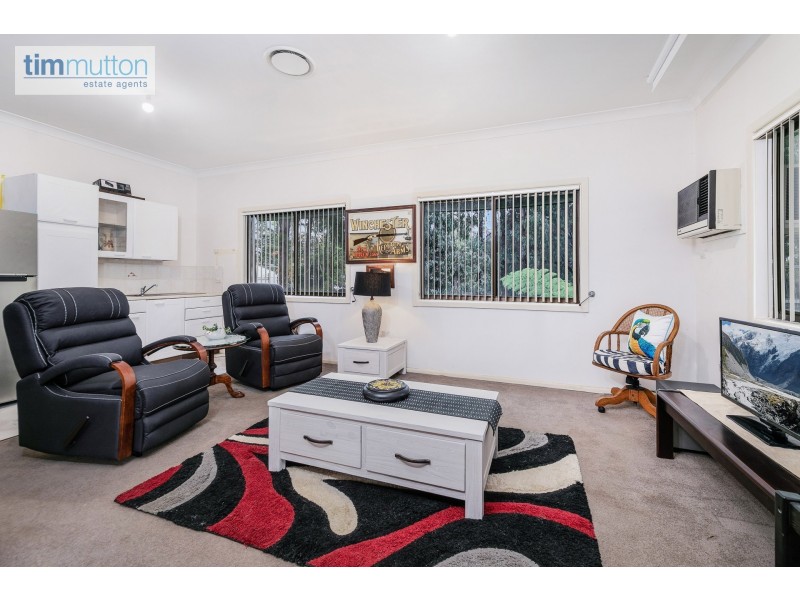 691 Henry Lawson Dr, East Hills NSW 2213