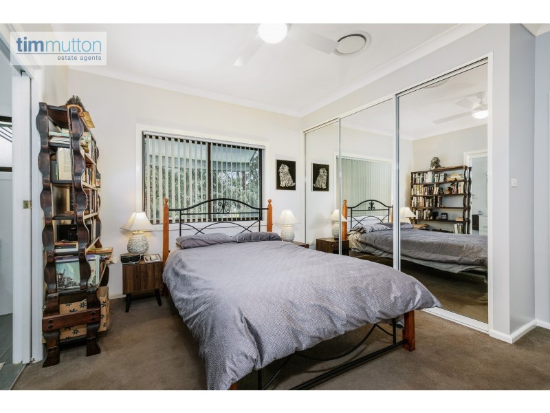 691 Henry Lawson Dr, East Hills NSW 2213